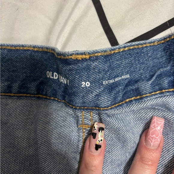 Old Navy Women's Distressed Jeans - Picture 2 of 3